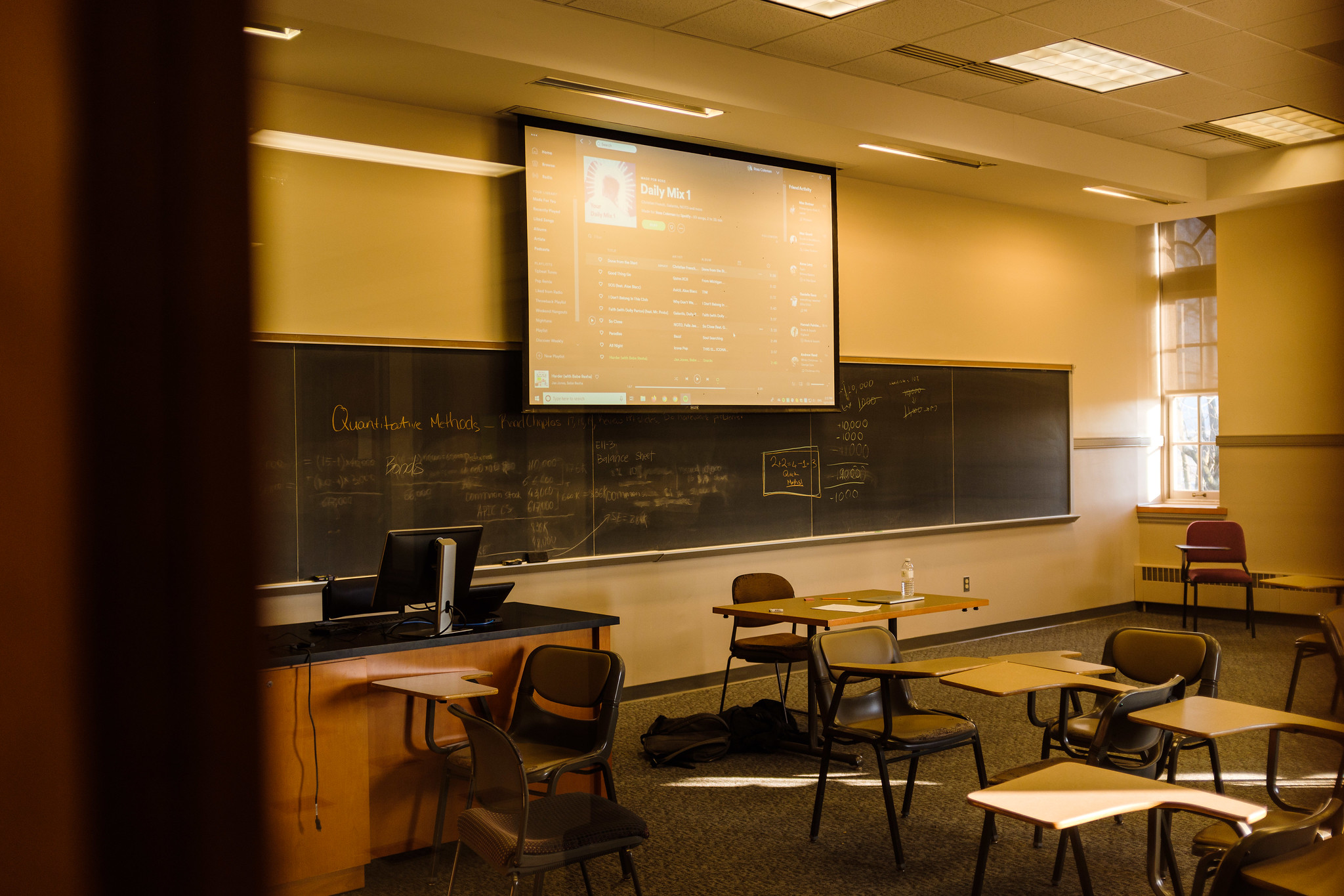 A picture of a classroom